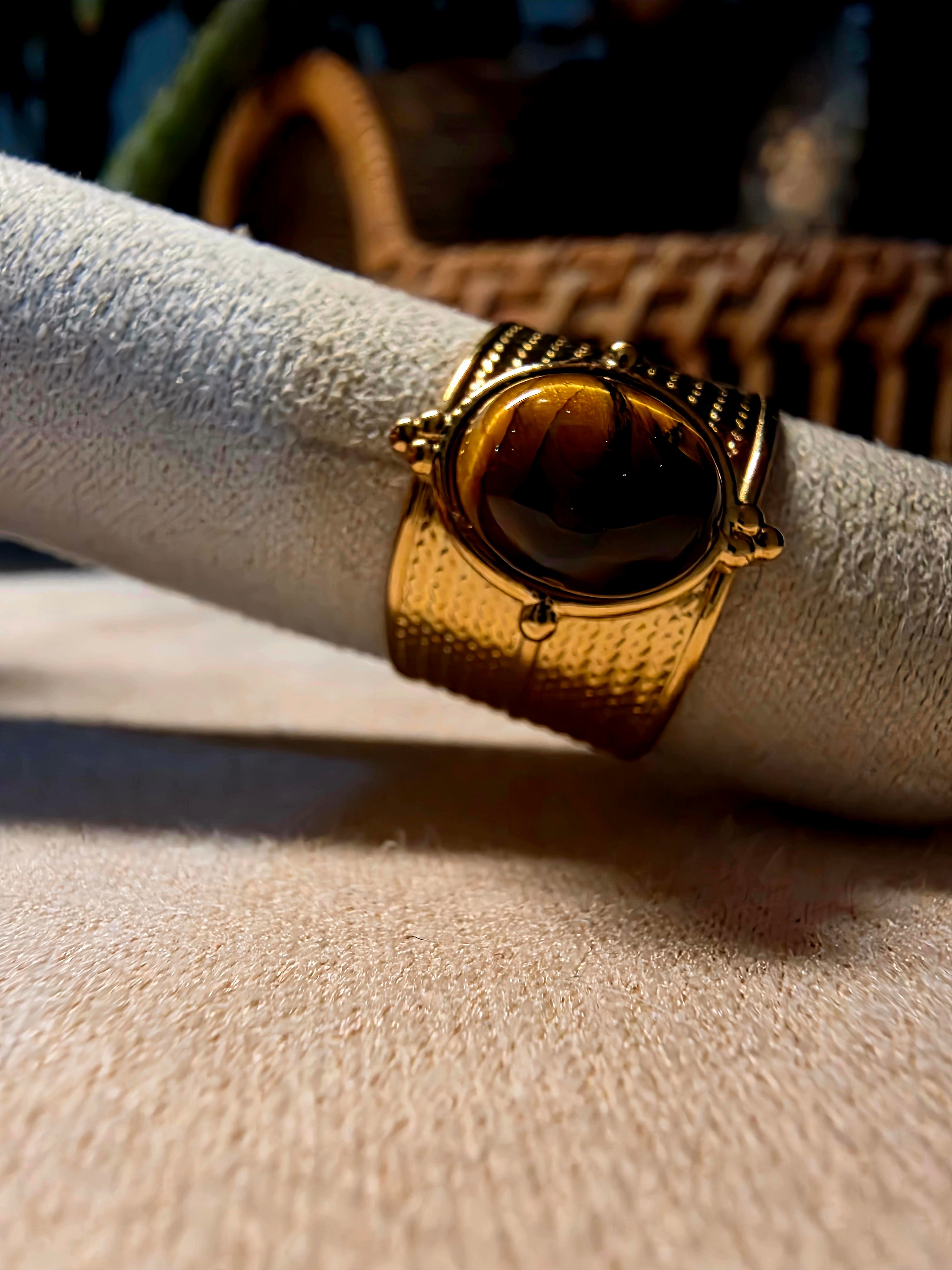 Bague Manchette Acier Inoxydable Dorée Large Pierre Œil de Tigre Ajustable