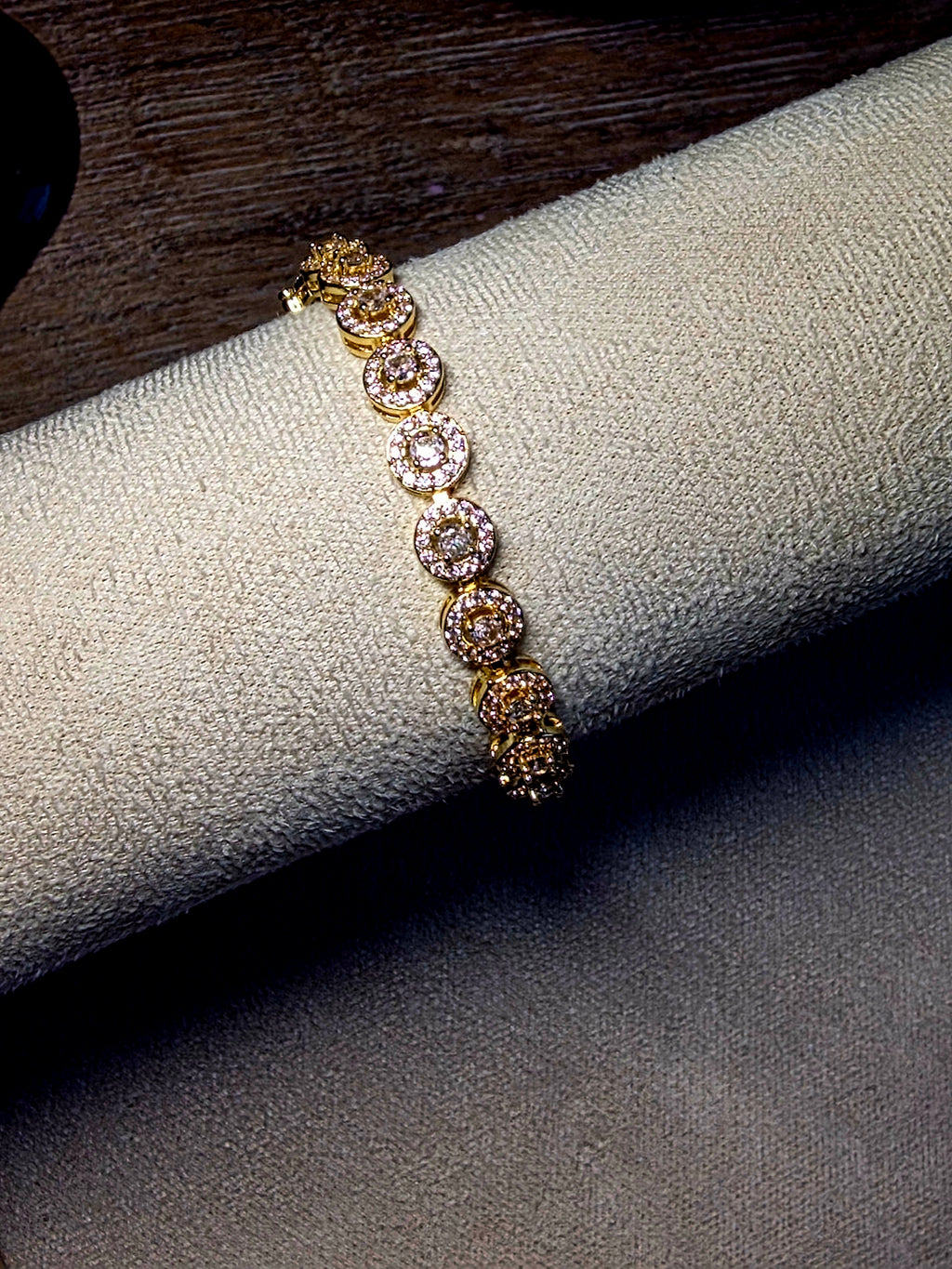 Bracelet Acier Inoxydable Doré Médaillons Ronds Pavés Strass