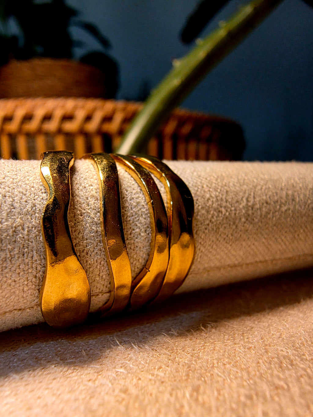 Bague Dorée Multi-Rangs Ondulés Martelés