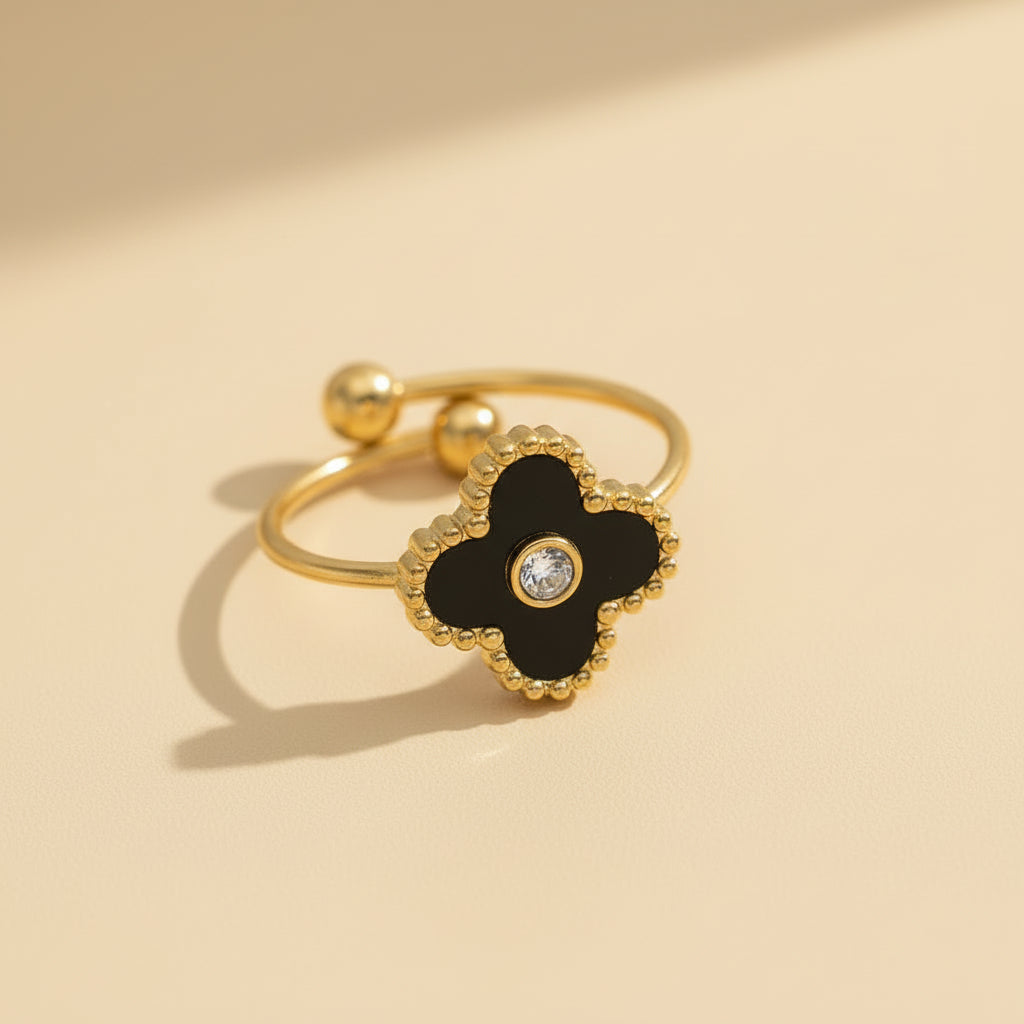 Bague Acier Inoxydable Dorée Trèfle Noir Onyx Strass Central Ajustable