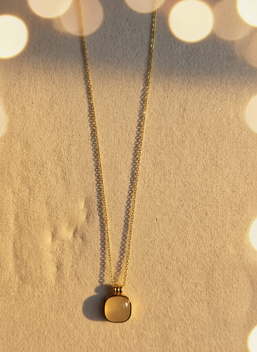 Collier Acier Inoxydable Pendentif Carré Nacré Blanc