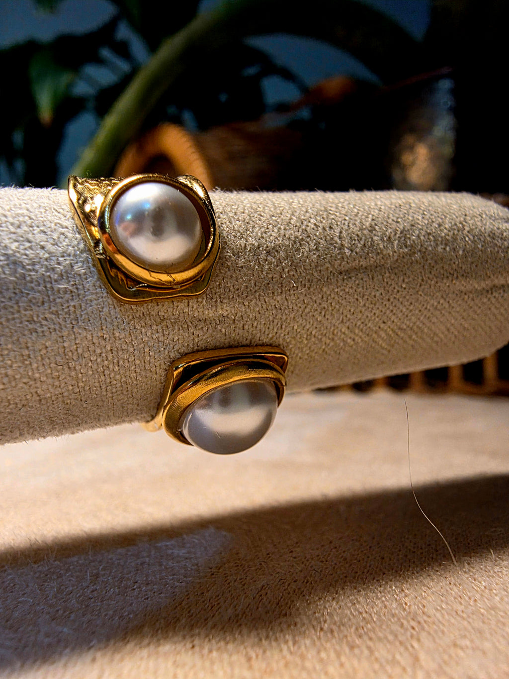 Bague Acier Inoxydable Dorée Double Perles Blanches Nacrées Ajustable