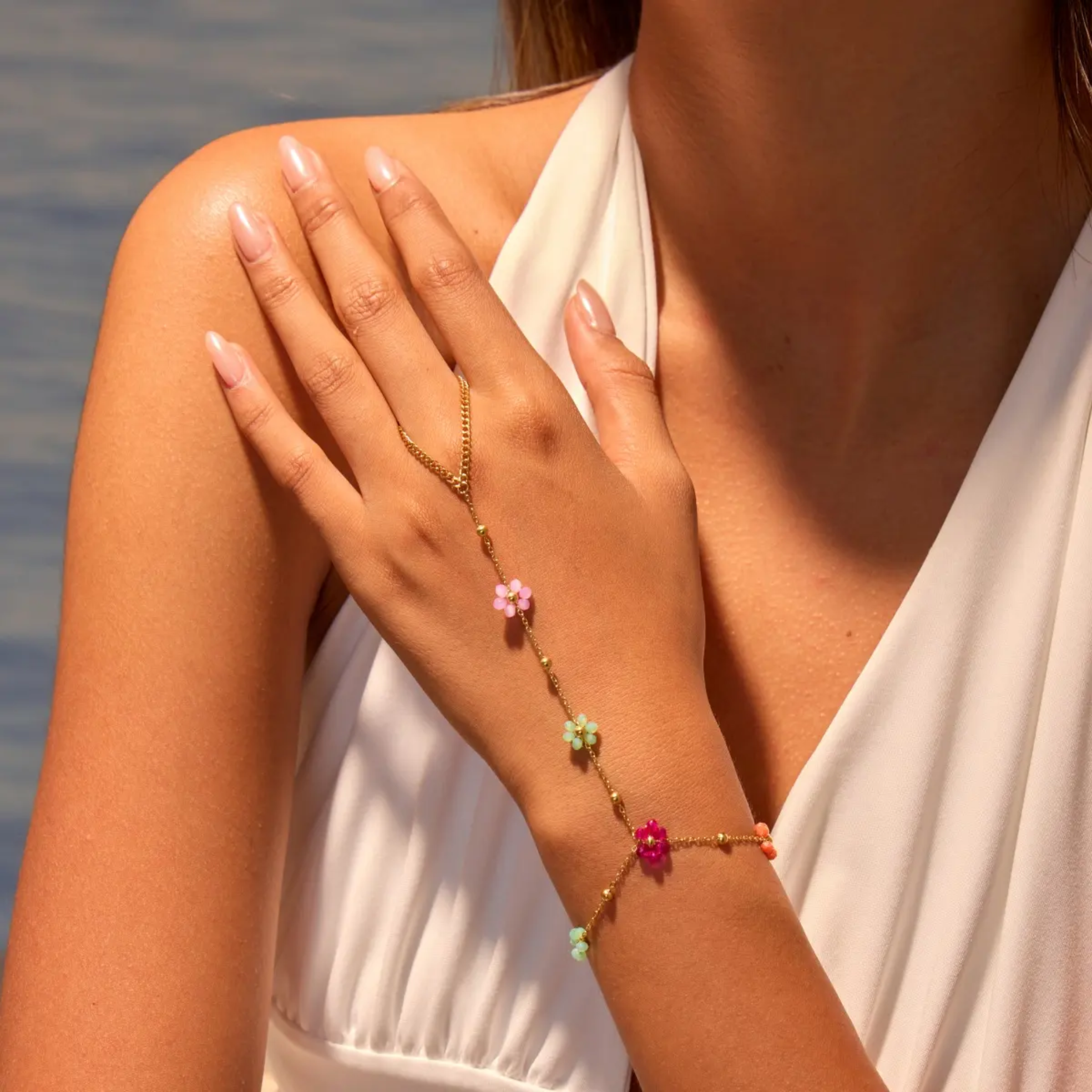 Chaîne de Main Fleurs Rubis Multicolores
