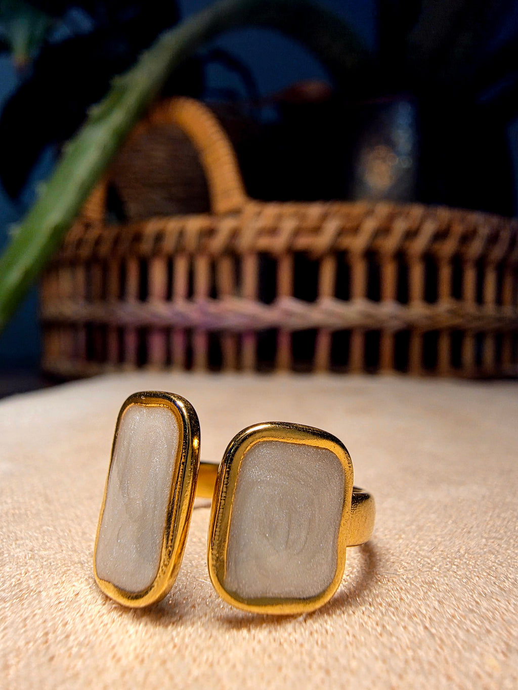 Bague Acier Inoxydable Dorée Double Pierres Blanches Druzy Rectangulaires Ajustable