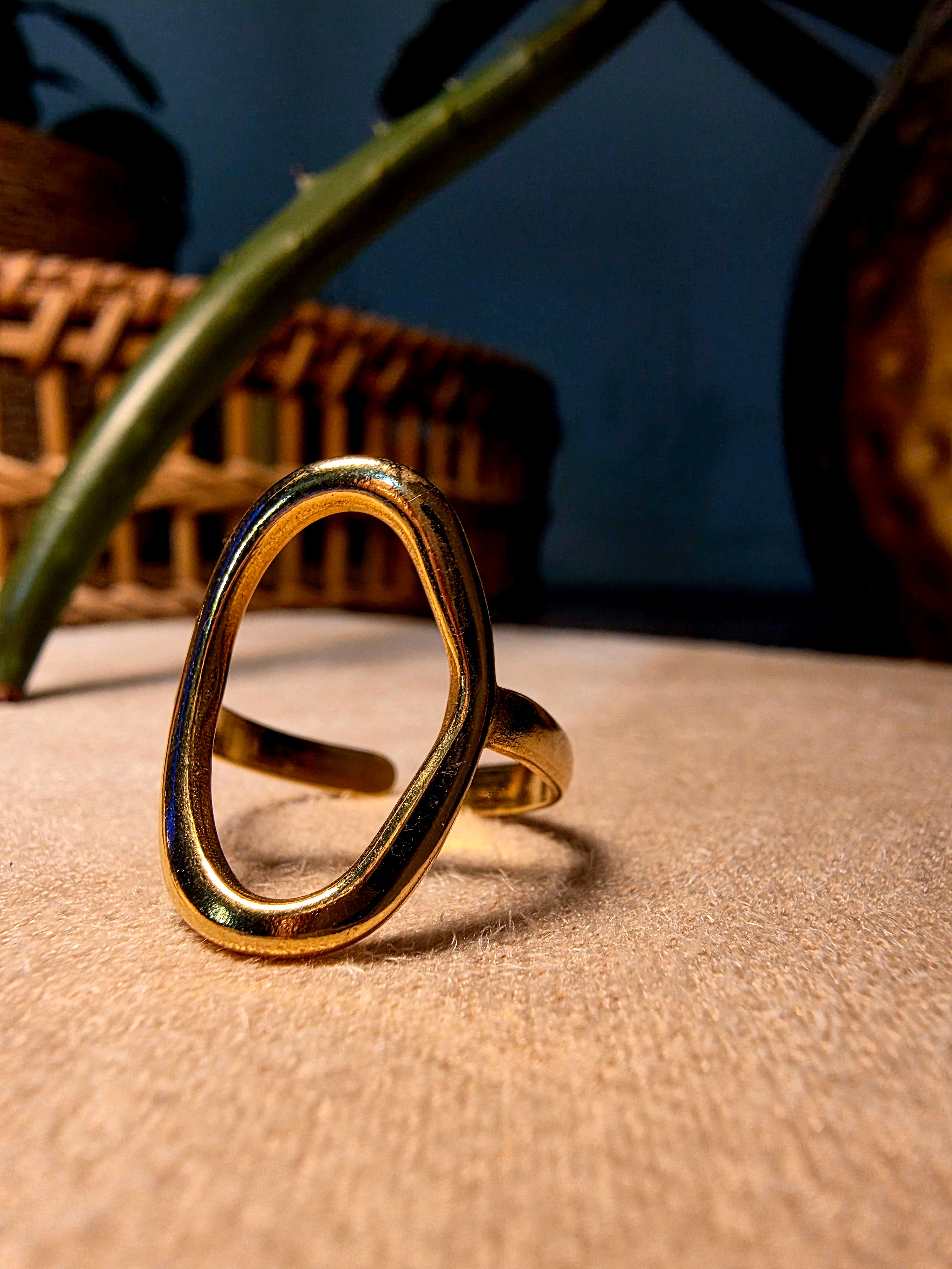 Bague Dorée Ovale Ajouré Ouvert Minimaliste