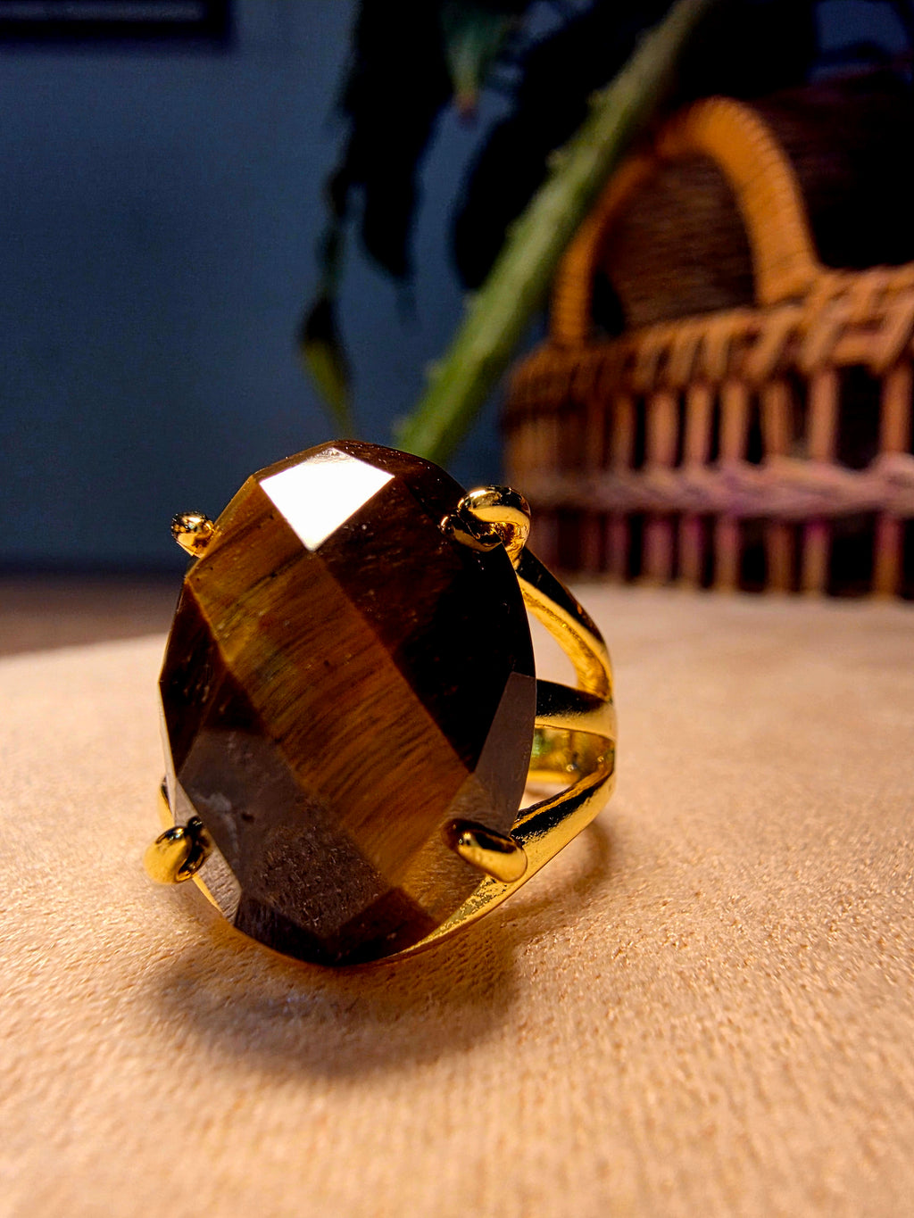 Bague Acier Inoxydable Dorée Grande Pierre Œil de Tigre Facettée Ovale Ajustable