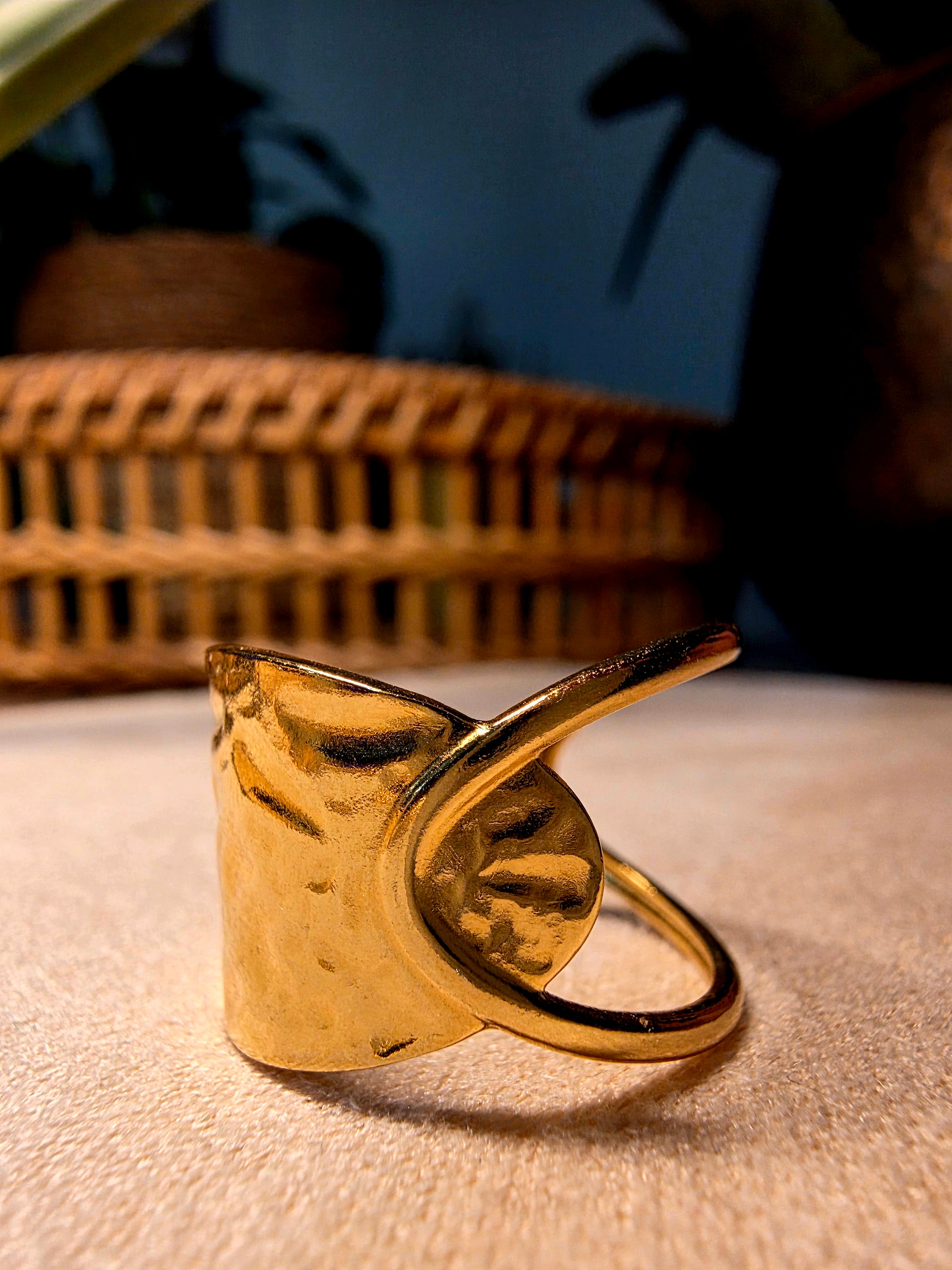 Bague Acier Inoxydable Dorée Martelée Cylindre Spirale Ajustable