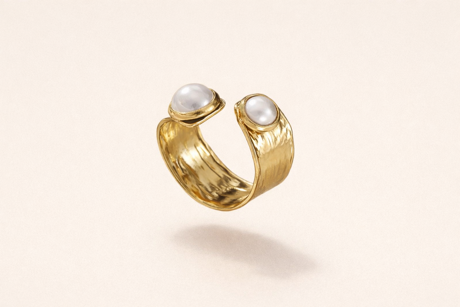 Bague Acier Inoxydable Dorée Double Perles Blanches Nacrées Ajustable