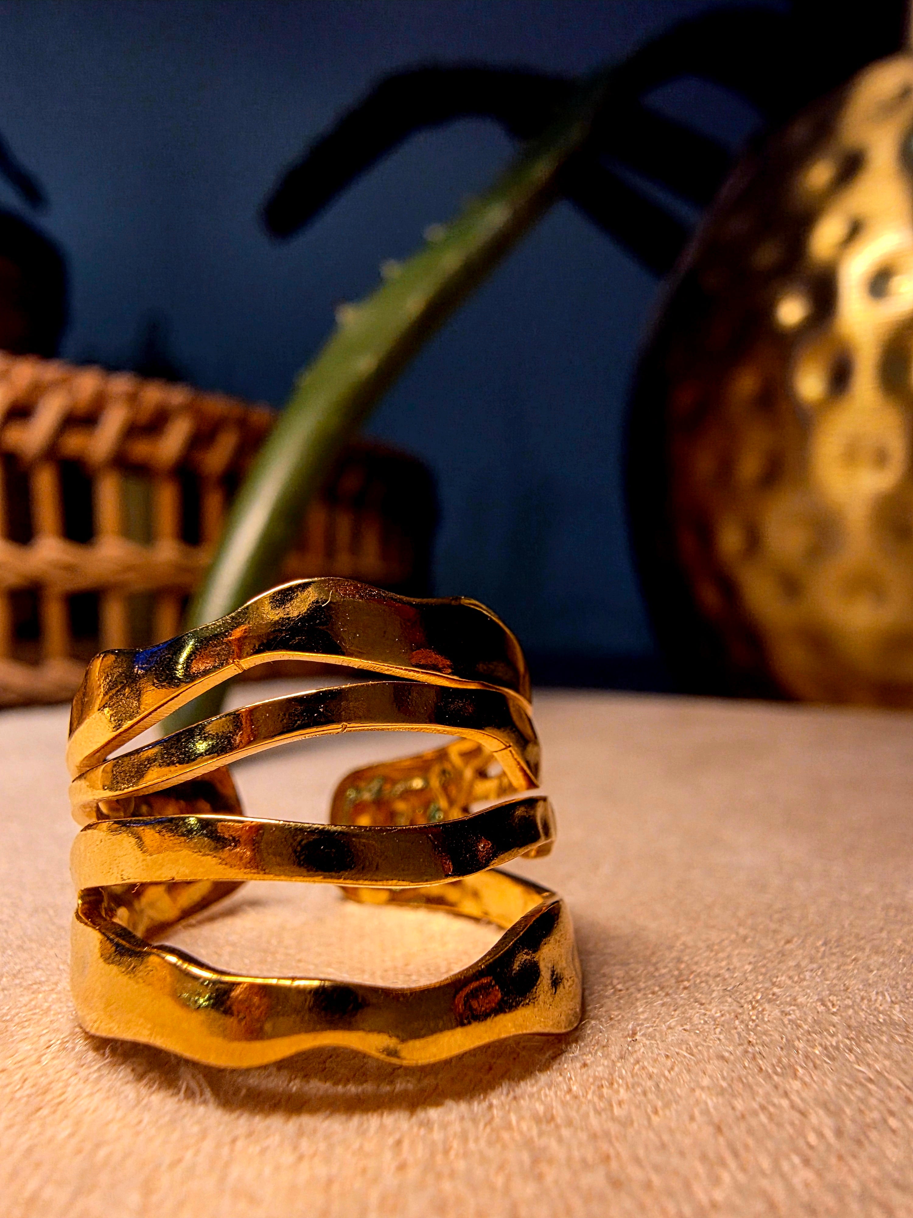 Bague Dorée Multi-Rangs Ondulés Martelés