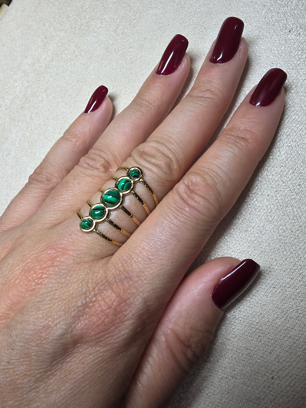 Bague Acier Inoxydable Dorée Multi-Rangs 5 Pierres Malachite Vertes Ajustable