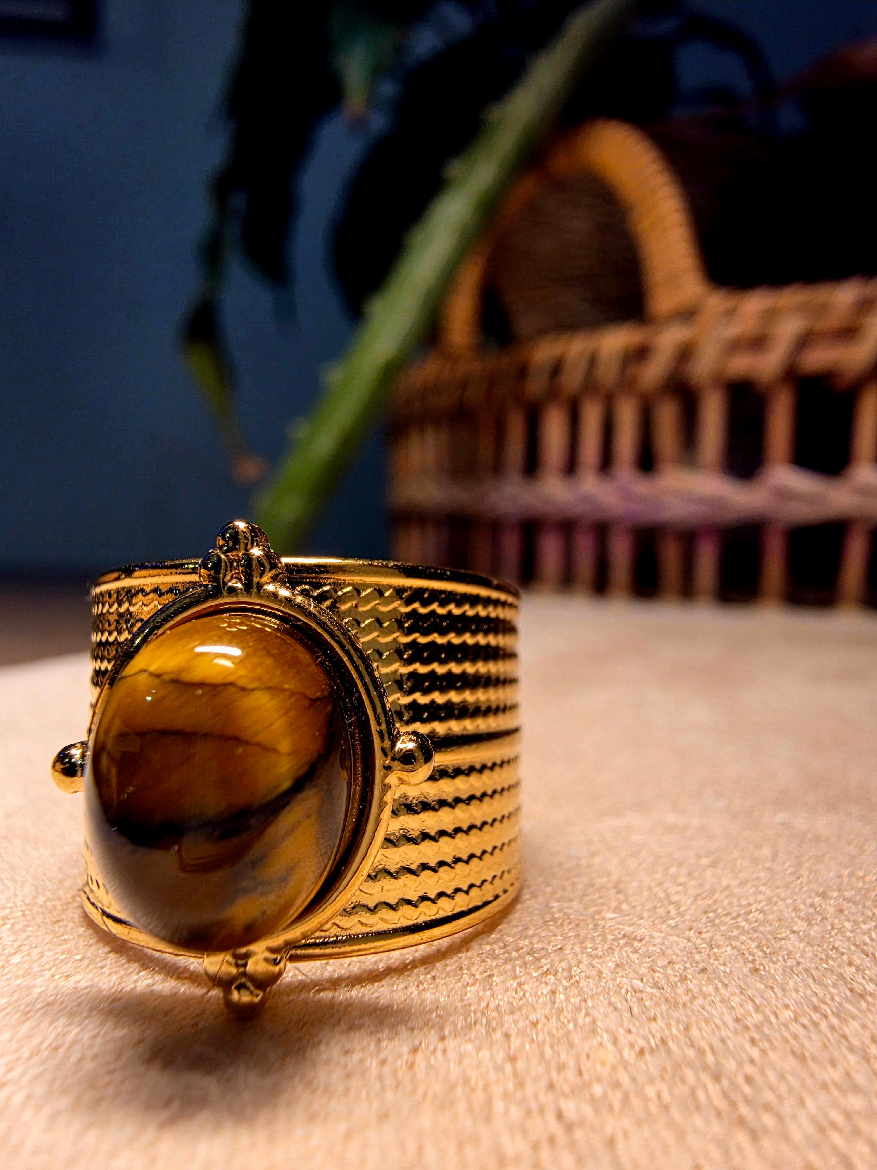 Bague Manchette Acier Inoxydable Dorée Large Pierre Œil de Tigre Ajustable