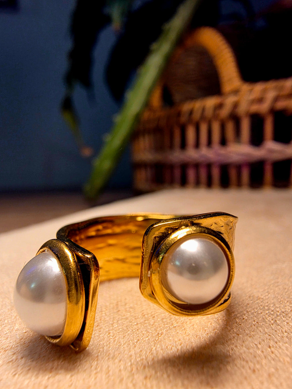 Bague Acier Inoxydable Dorée Double Perles Blanches Nacrées Ajustable