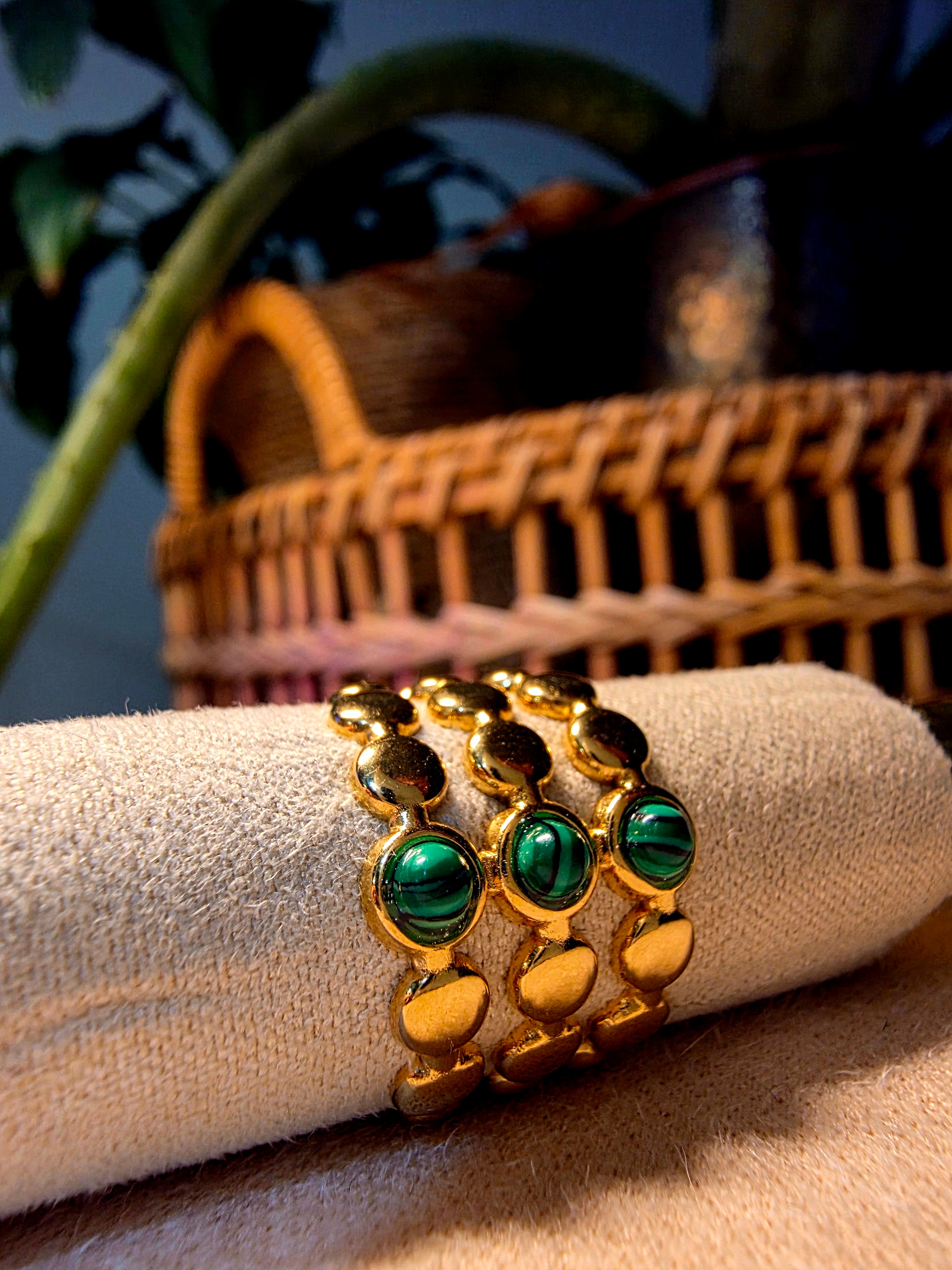 Bague Acier Inoxydable Dorée Triple Rangs 3 Pierres Malachite Vertes Ajustable