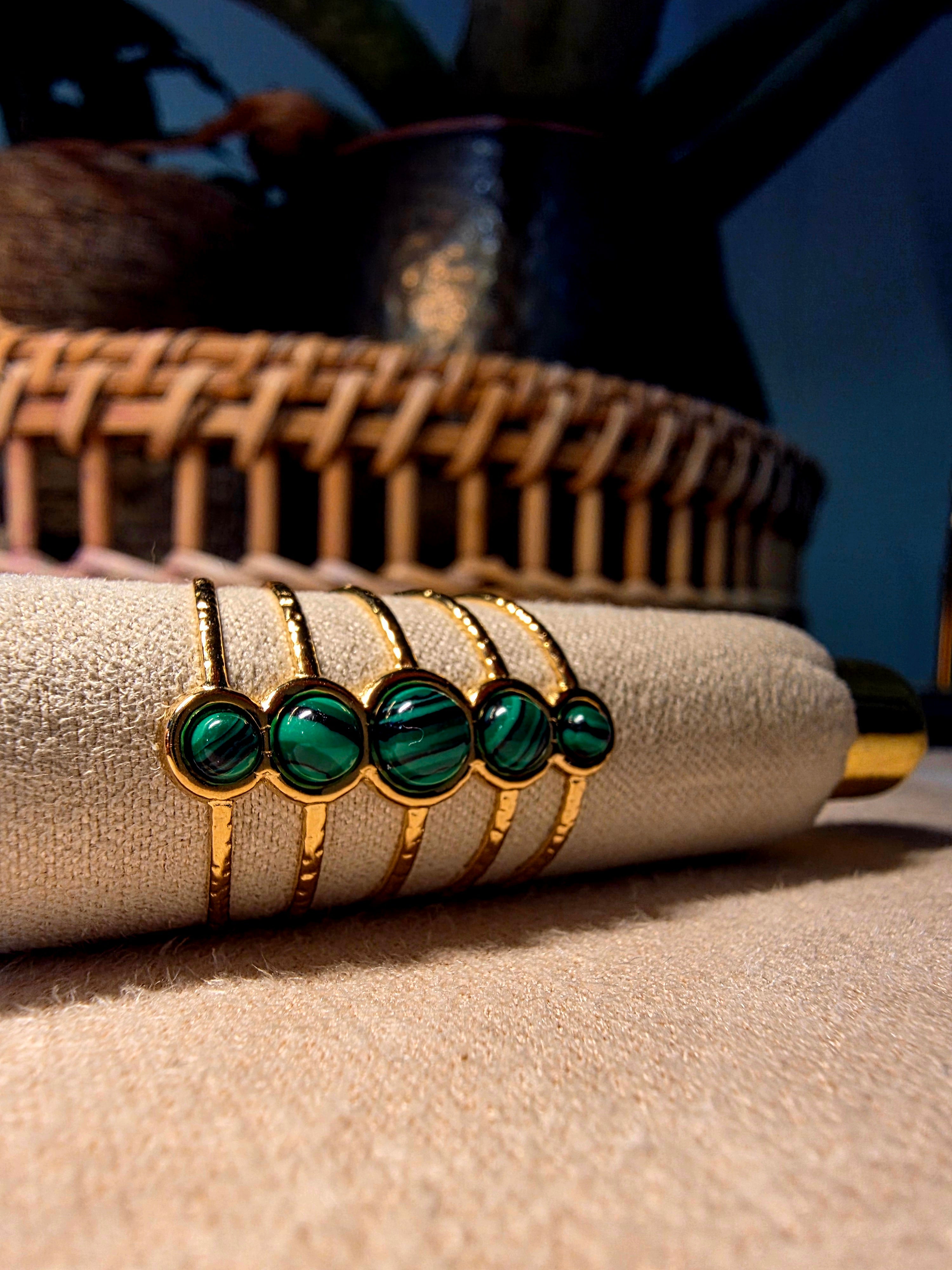 Bague Acier Inoxydable Dorée Multi-Rangs 5 Pierres Malachite Vertes Ajustable