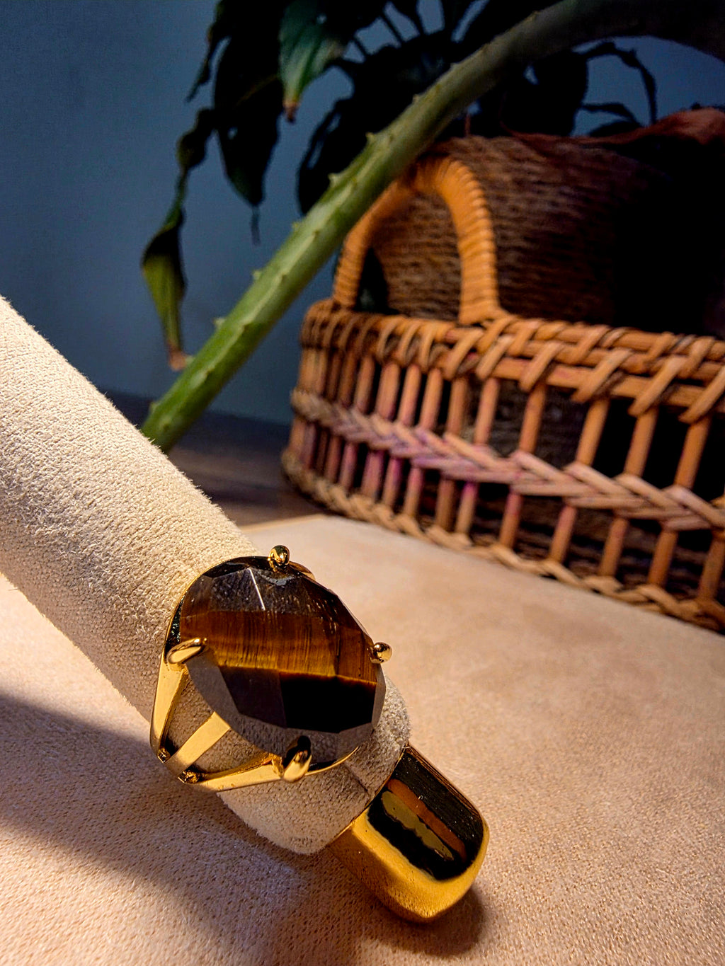 Bague Acier Inoxydable Dorée Grande Pierre Œil de Tigre Facettée Ovale Ajustable