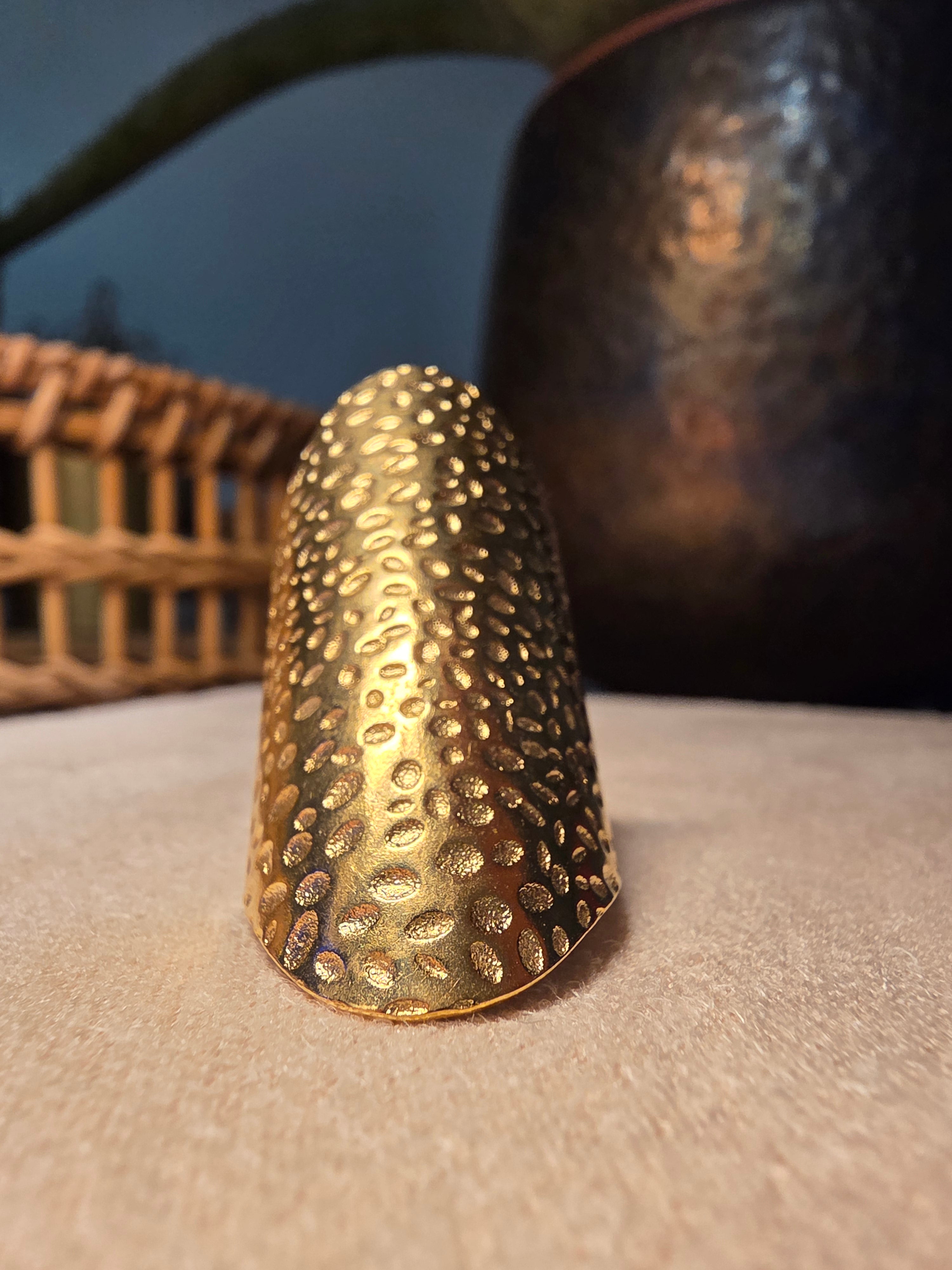 Bague Acier Inoxydable Dorée Large Conique Ajourée Motifs Ajustable